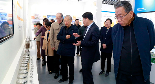 山西省政协党组成员、副主席李正印一行莅临迈安德集团调研考察