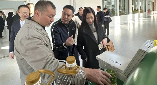 迈安德承建的滇雪智能化控制15万吨食用油精炼生产线项目顺利验收