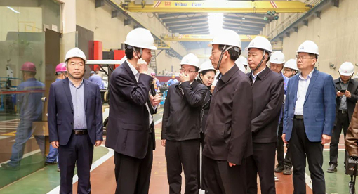 省委统战部副部长、省工商联党组书记刘军一行莅临迈安德参观考察