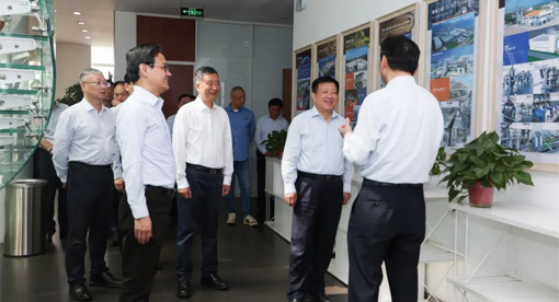 江苏省副省长方伟、省政府副秘书长徐华勤、省商务厅副厅长姜昕等一行领导来扬调研