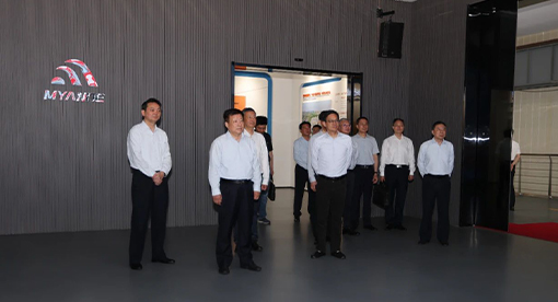 江苏省副省长方伟、省政府副秘书长徐华勤、省商务厅副厅长姜昕等一行领导来扬调研