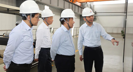 江苏省副省长方伟、省政府副秘书长徐华勤、省商务厅副厅长姜昕等一行领导来扬调研